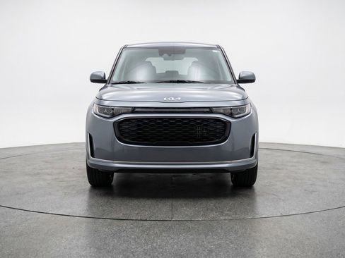 Used 2025 Kia Soul LX w/ LX Technology Package FWD image 2