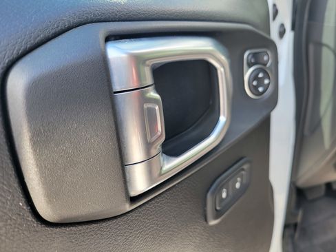 Used 2022 Jeep Gladiator Willys image 25