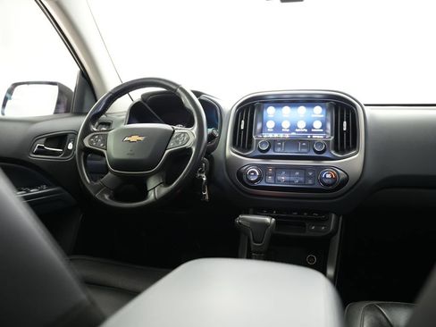 Used 2019 Chevrolet Colorado Z71 w/ Z71 Midnight Edition AWD/4WD image 10