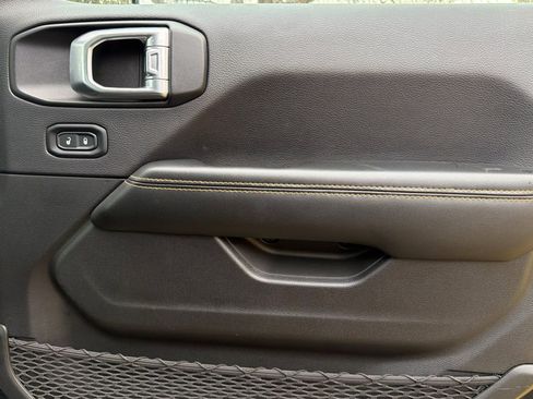 Used 2024 Jeep Wrangler Sahara image 23