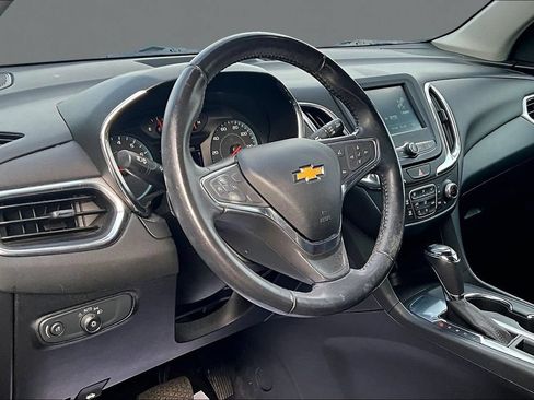 Certified 2018 Chevrolet Equinox LT FWD image 11