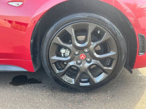 Used 2018 FIAT 124 Spider Abarth w/ Convenience Group RWD image 4