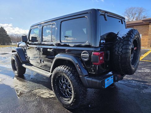 Used 2018 Jeep Wrangler Unlimited Sahara image 5