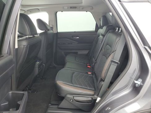 Used 2025 Nissan Pathfinder Platinum w/ Cargo Package FWD image 13