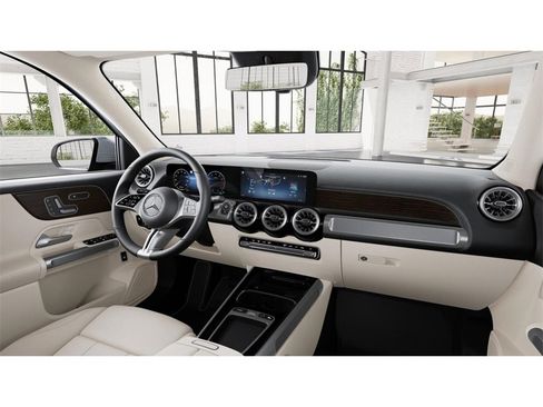 New 2025 Mercedes-Benz GLB 250 4MATIC image 6