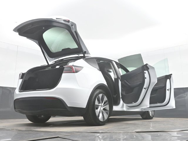 Used 2022 Tesla Model Y Long Range AWD/4WD image 51