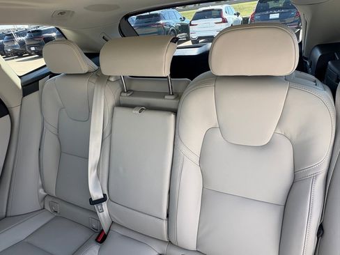 New 2026 Volvo XC60 B5 Ultra w/ Protection Package Premier image 24