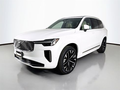 New 2025 Volvo XC90 B6 Plus w/ Protection Package Premier image 3