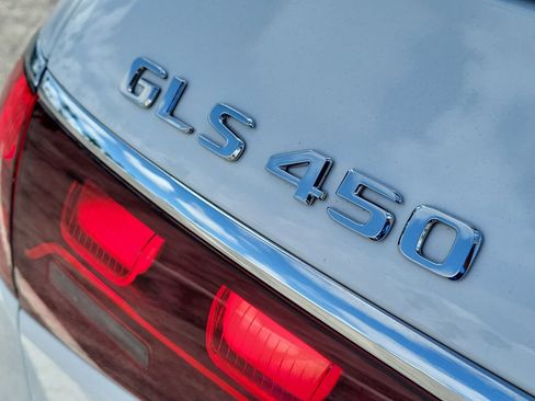 Certified 2025 Mercedes-Benz GLS 450 4MATIC image 9