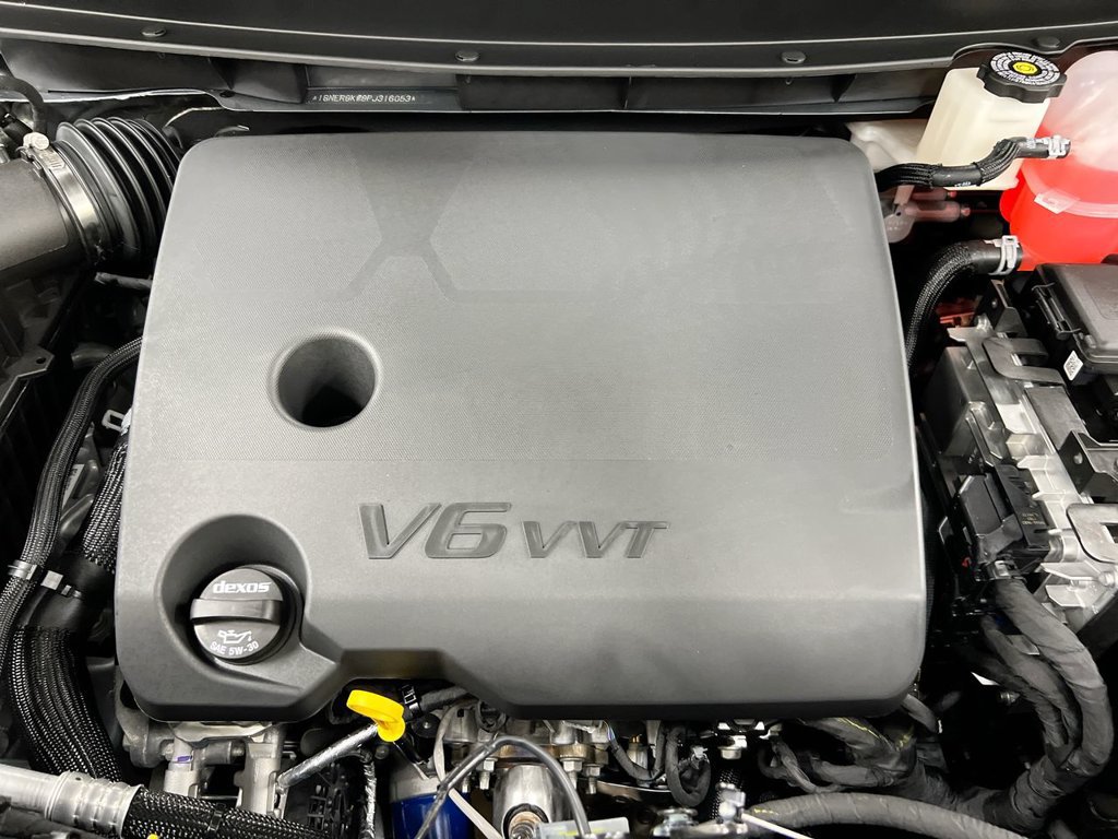 Used 2023 Chevrolet Traverse LT FWD image 24