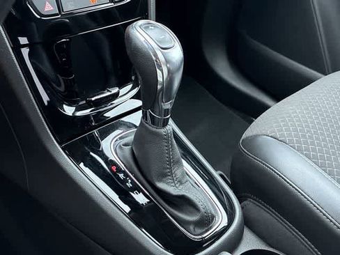 Used 2018 Buick Encore Preferred image 33