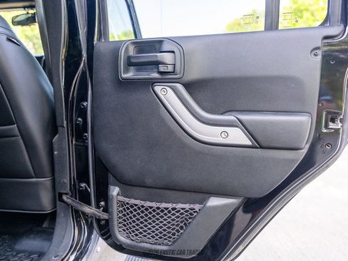 Used 2017 Jeep Wrangler Unlimited Rubicon w/ Connectivity Group AWD/4WD image 53