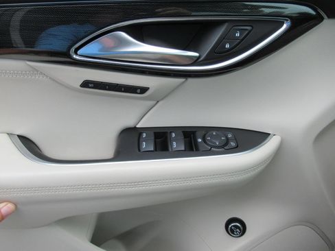 Used 2021 Buick Envision Essence w/ Technology Package I FWD image 20