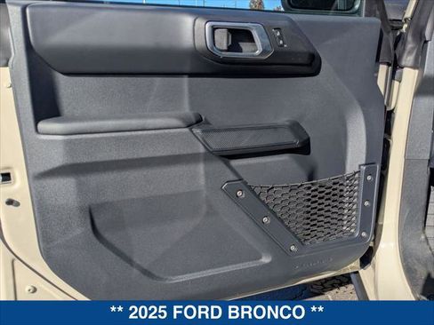 New 2025 Ford Bronco Badlands image 10