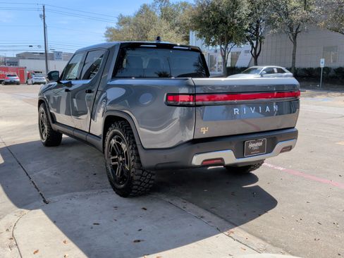 Used 2023 Rivian R1T Adventure image 8