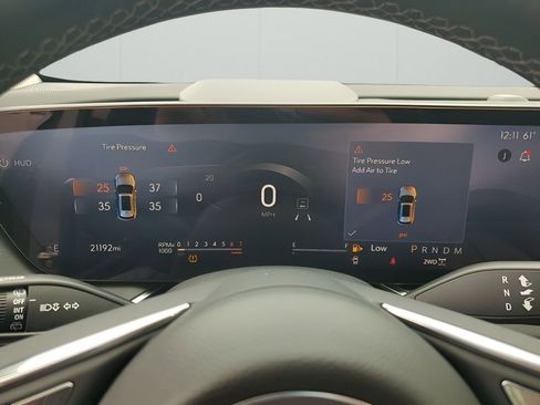 Used 2025 Buick Envision Preferred image 38