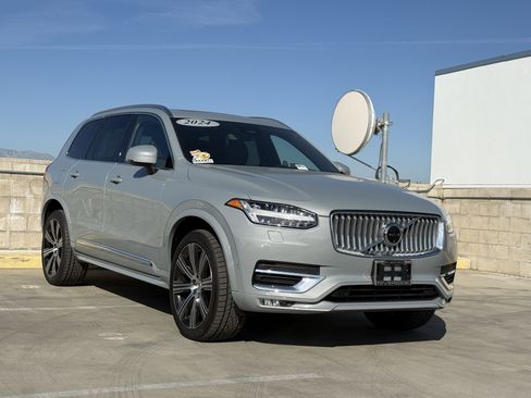Used 2024 Volvo XC90 B5 Plus image 2