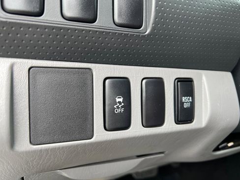Used 2014 Toyota Tacoma 4x4 Regular Cab image 18