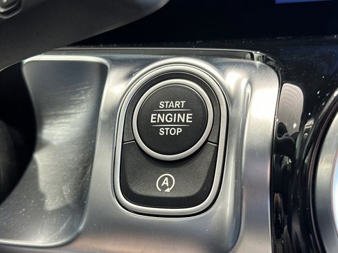 New 2025 Mercedes-Benz GLB 250 image 22