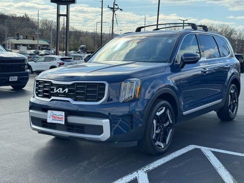 Used 2025 Kia Telluride S image 8