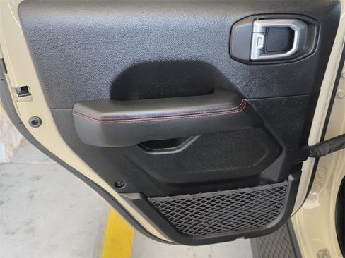 Used 2020 Jeep Gladiator Rubicon image 36