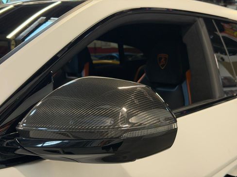 Used 2023 Lamborghini Urus Performante AWD/4WD image 33