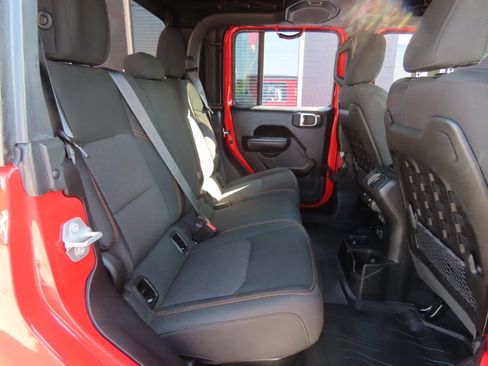 Used 2023 Jeep Gladiator Mojave w/ LED Lighting Group AWD/4WD image 28