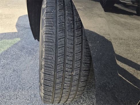 Used 2024 Chevrolet Equinox LT image 29