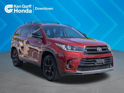 Used 2019 Toyota Highlander XLE w/ Highlander SE Package