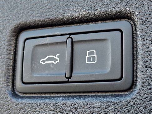 Certified 2025 Audi Q5 2.0T Premium Plus w/ Premium Plus Package image 33