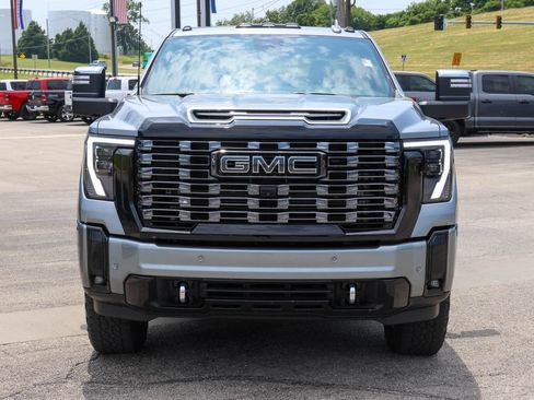 Used 2025 GMC Sierra 2500 Denali Ultimate AWD/4WD image 2