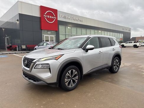 Used 2023 Nissan Rogue SV image 1