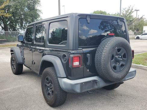 Used 2018 Jeep Wrangler Unlimited Sport AWD/4WD image 3