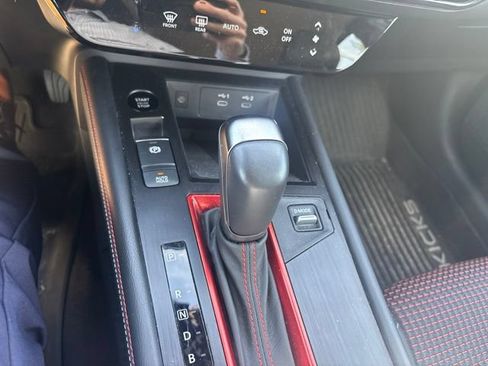 Used 2025 Nissan Kicks SR FWD image 10