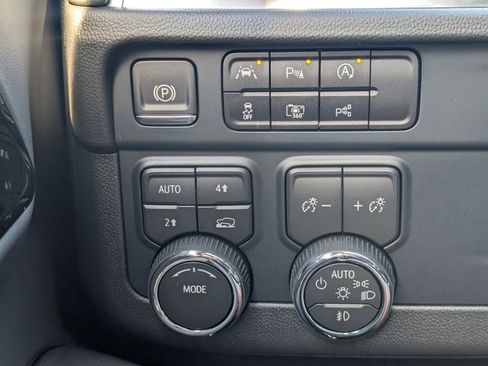 New 2026 Chevrolet Suburban LT w/ Comfort Package image 16