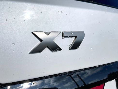 Used 2022 BMW X7 M50i w/ Luxury Seating Package image 9