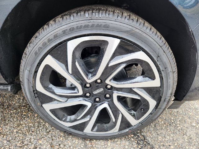New 2026 Lincoln Navigator L Reserve AWD/4WD image 19