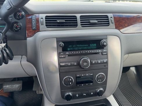 Used 2011 GMC Yukon XL 2500 SLT w/ SLT-2 Equipment Package image 46