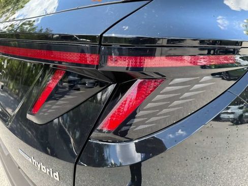 Used 2025 Hyundai Tucson Limited AWD/4WD image 11