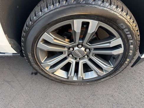 Used 2020 GMC Yukon Denali w/ Denali Ultimate Package image 36