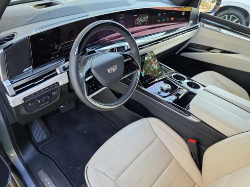 Used 2025 Cadillac Escalade Sport w/ Touring Package AWD/4WD image 11