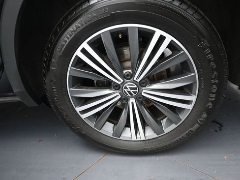 Used 2024 Volkswagen Tiguan SE FWD image 40