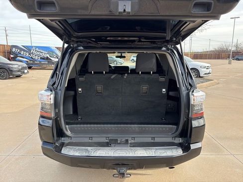 Used 2016 Toyota 4Runner SR5 image 17