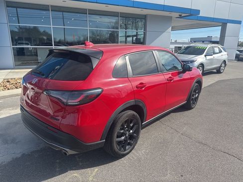 Used 2023 Honda HR-V Sport image 3
