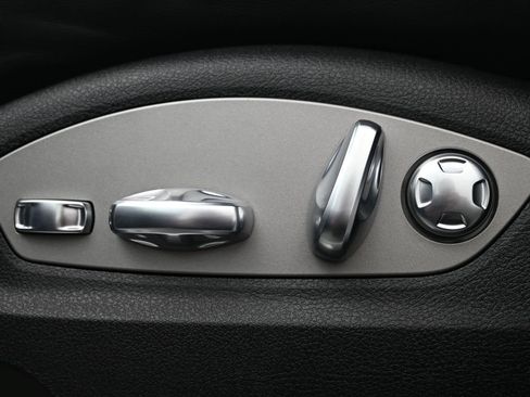 New 2026 Porsche Macan S image 14