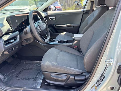 Used 2025 Kia K4 FWD image 9