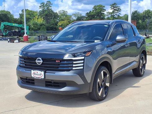 Used 2025 Nissan Kicks SR FWD image 3