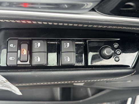 Used 2024 Jeep Wagoneer Series II w/ Flexible Seating Group image 13