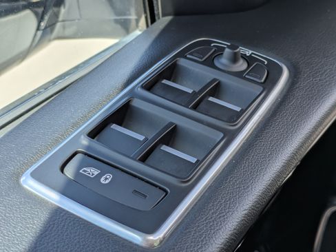 Used 2020 Jaguar F-PACE Premium AWD/4WD image 25