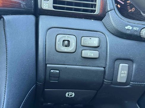 Used 2005 Lexus LS 430 RWD image 45